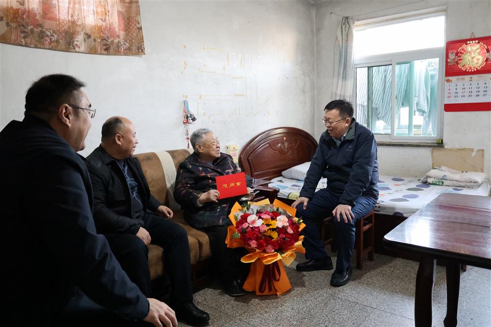 殷殷關(guān)懷 情暖新春！ 濟(jì)南產(chǎn)發(fā)集團(tuán)走訪慰問離退休老干部